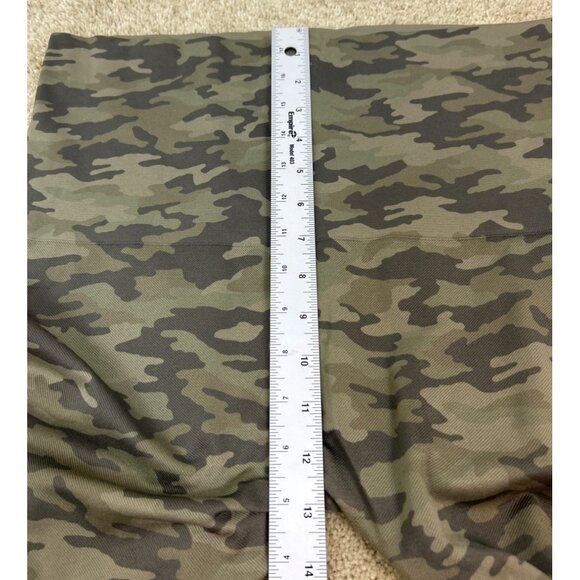 Spanx Women's Size 3X Look at Me Now Seamless Crop Green Camo Leggings Stretch - Picture 6 of 7